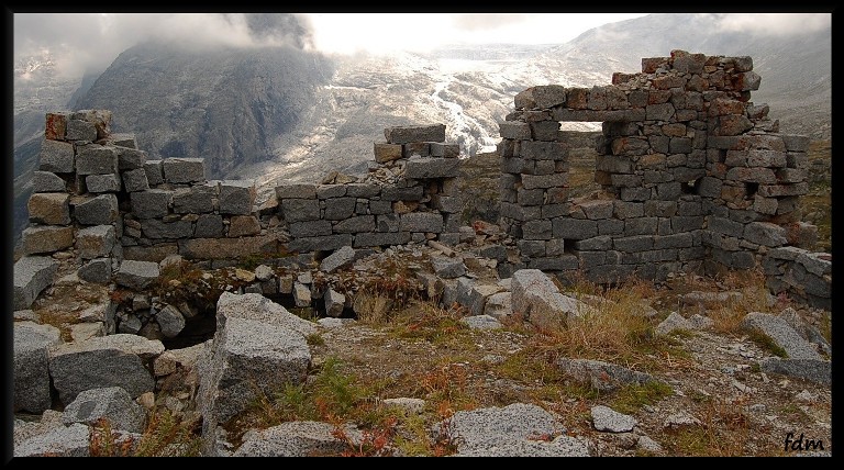 Adamello  salita al ghiacciaio del Mandrone